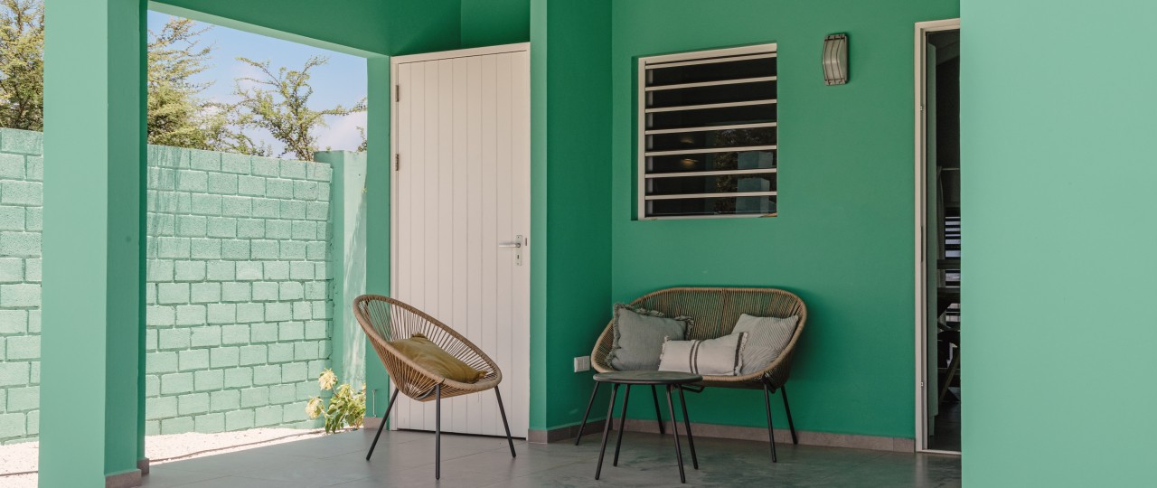 Voorterras dekluxe bungalow.jpg