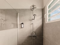 Douche deluxe bungalow.jpg