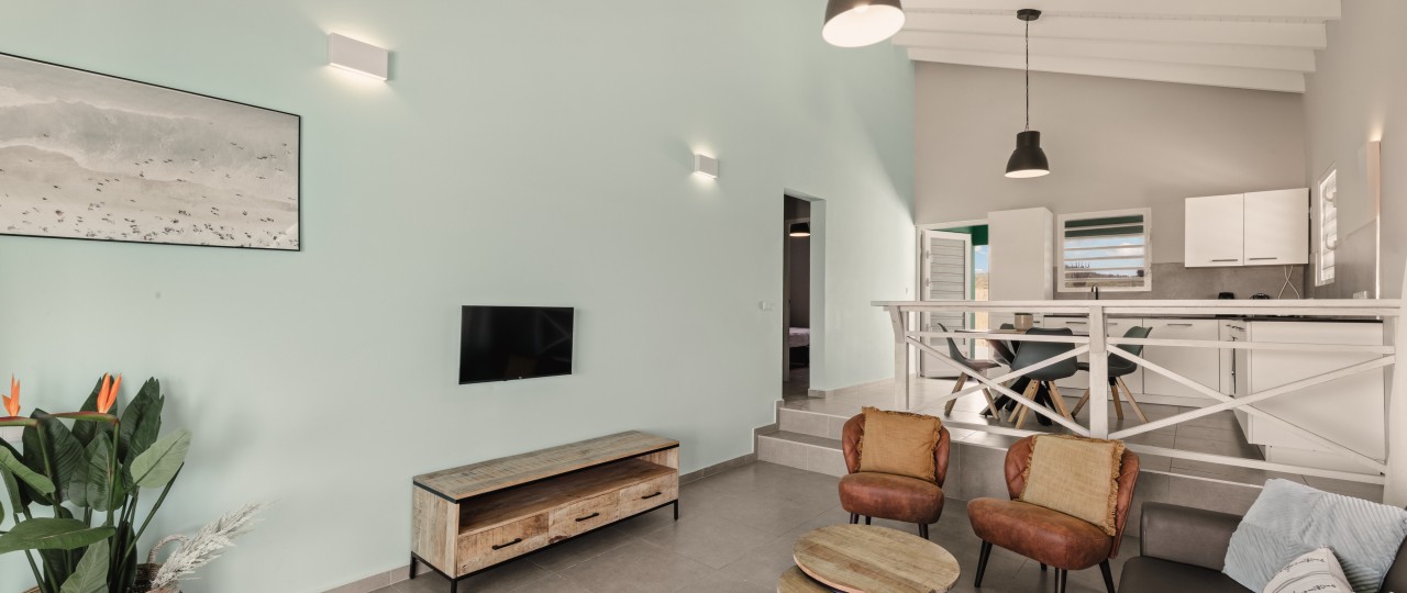 Woonkamer deluxe bungalow.jpg