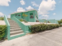 Deluxe bungalow buitenaanzicht.jpg