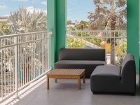 Buitenbank dekluxe bungalow.jpg