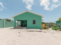 Buitenaanzicht deluxe bungalow.jpg