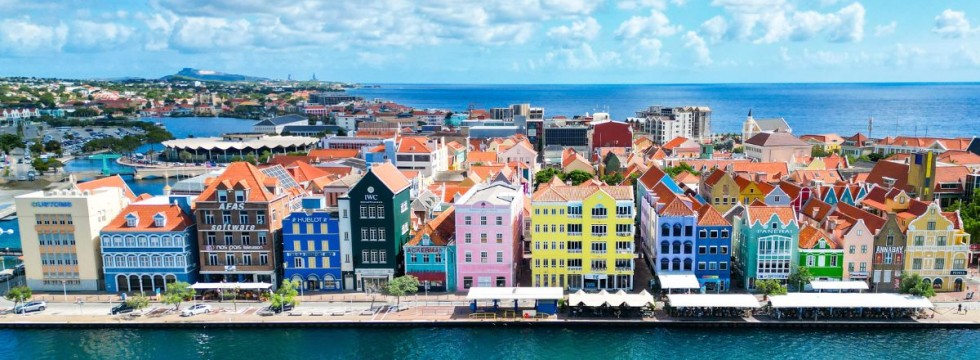 Discover the Colorful Capital Willemstad - Curaçao