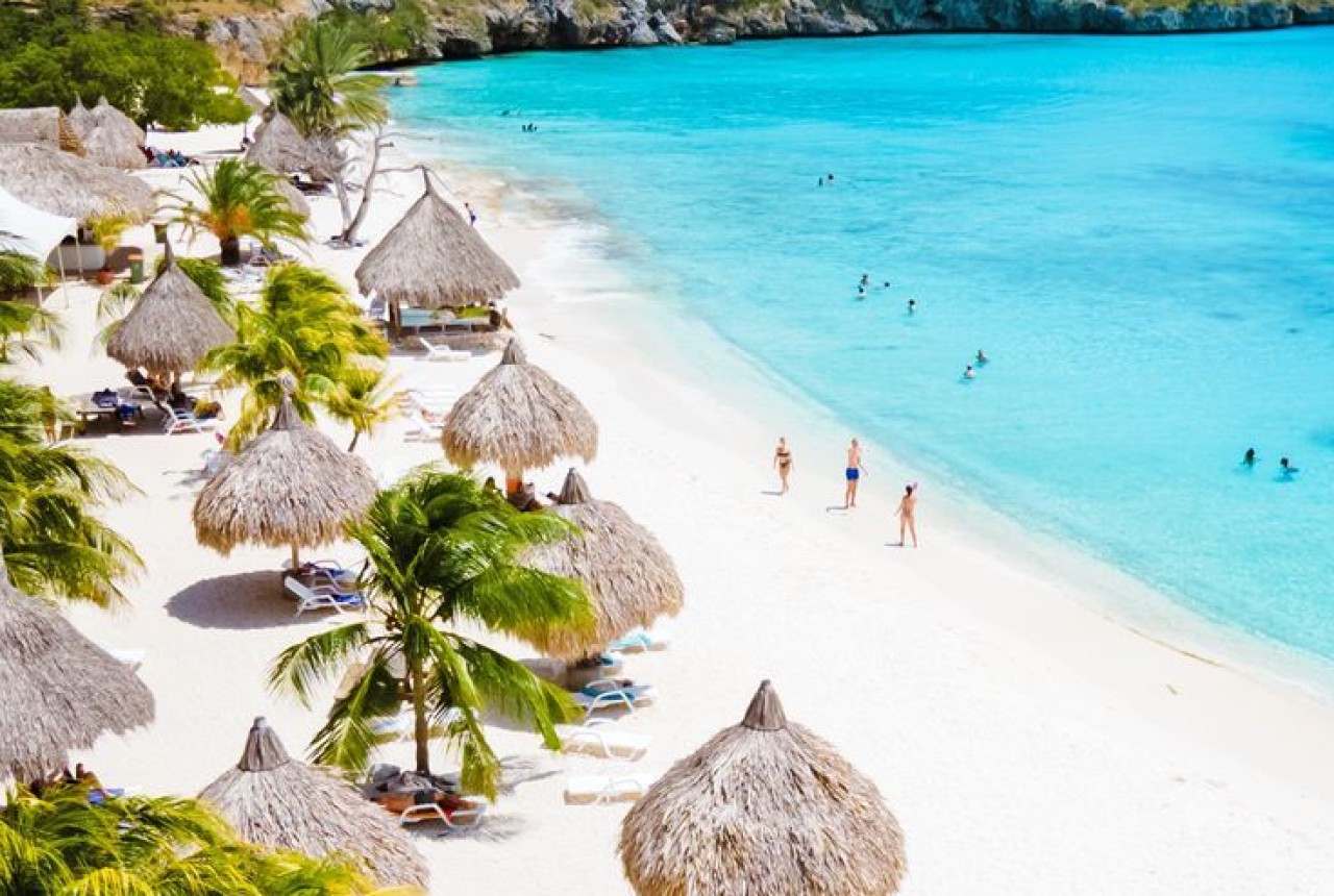 white-beaches-curacao