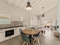 Keuken_woonkamer overzicht deluxe bungalow.jpg