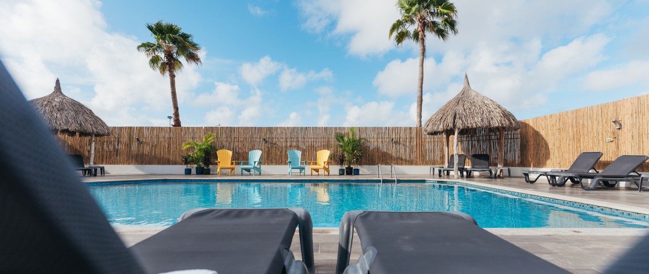pool-sun-terrace-curacao